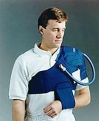 CRYO Systems & Cuffs Combining the therapeutic benefits of controlled compression and cold, the Shoulder Cryo/Cuff minimizes edma, hematoma, hemarthrosis, swelling, and pain * The anatomically designed cuff provides complete shoulder coverage for optimum treatment * Anatomic cuff design for complete coverage of affected area *
Measured compression for patient comfort * Controlled cold eliminates the risk of tissue damage * Detachable cooler allows for uninterrupted treatment * Chest circumference 32