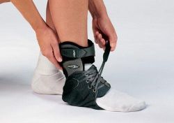 Ankle Braces & Supports LEFT- STANDARD * SIZE LARGE * MEN 12+ * WOMEN 13.5 + * Maximum support to help prevent ankle injuries * Compression wrap-around configuration with rigid uprights is ideal to help prevent high ankle sprains, abnormal inversion/eversion and for protection of ankles during impact sports * SpeedWrapTM technology for secure ankle joint compression *